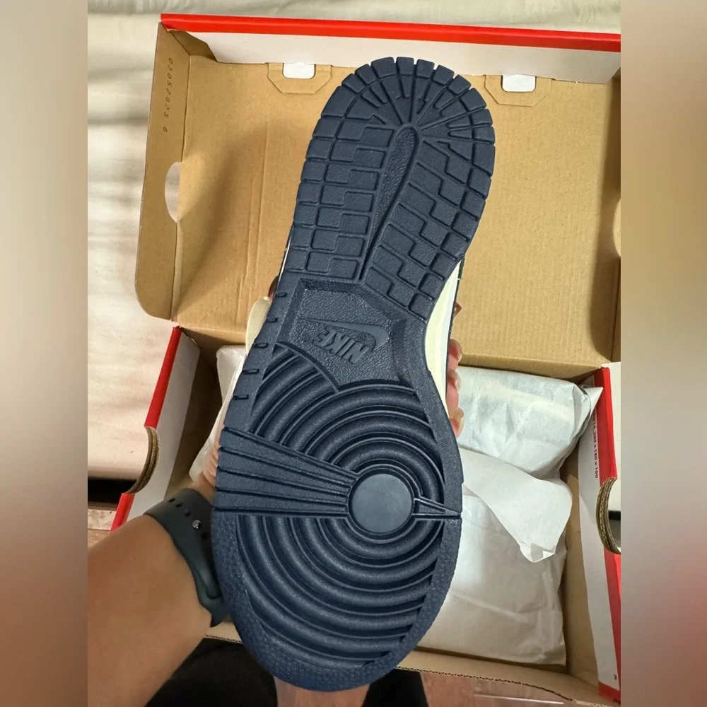 2023
Wmns Dunk Low Premium
'Vintage Navy' - Picture 3 of 4